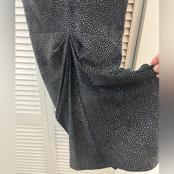 Guess super cute mini dress, size 4 - Picture 4 of 4